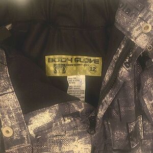 Gently used boys’ snow pants